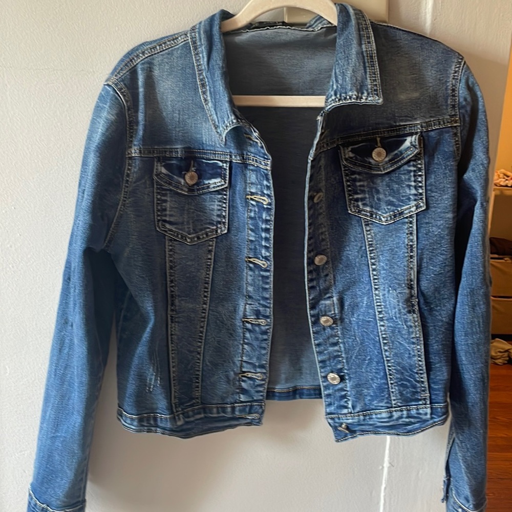Jean Jacket size M. Use only 2 times. Brand ZYY Fashion